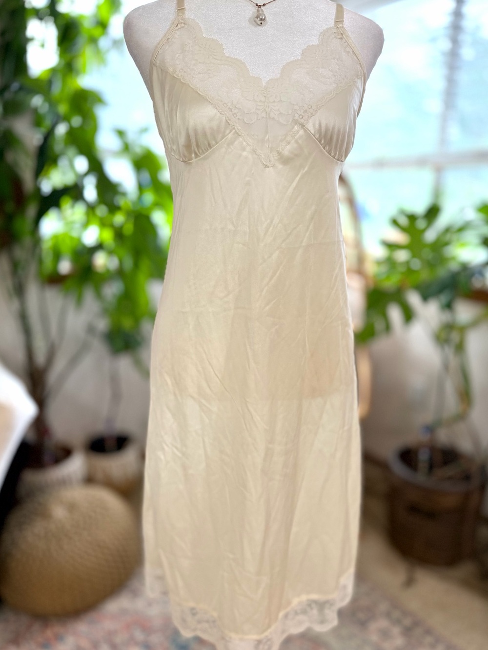 Vintage Ivory Satin Lace Nightgown Slip Dress Romantic Cottagecore Size 32 S - Picture 2 of 11